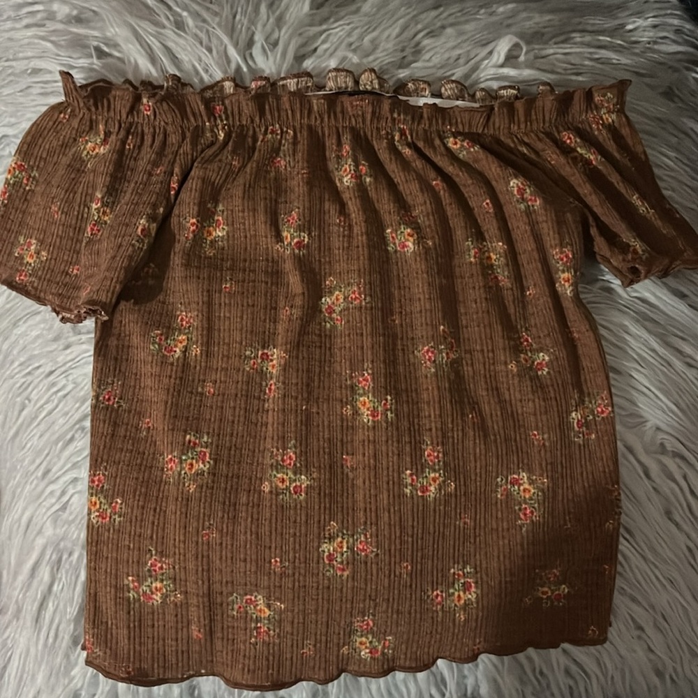 $5 if bundled 💞 Brown off the shoulder top